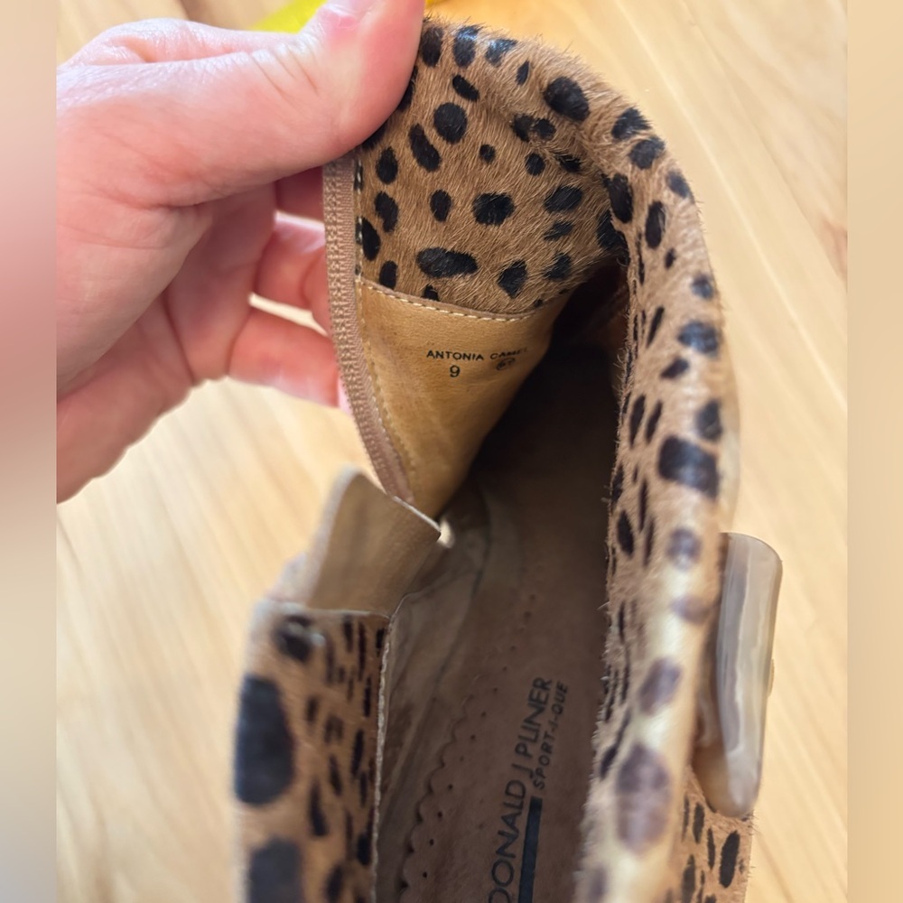 Donald Pliner Tan Ankle Boot Womens Sz 9 Suede Leather Leopard Print Y2K - Picture 9 of 10